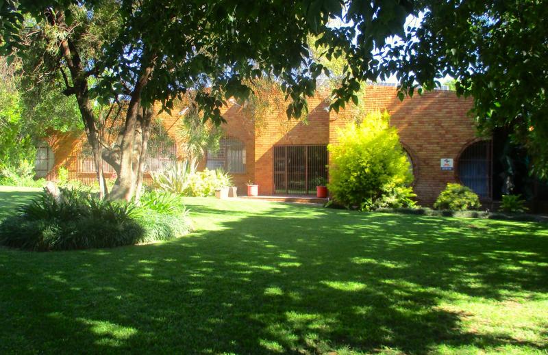 4 Bedroom Property for Sale in Langenhovenpark Free State